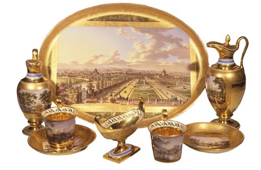  Déjeuner: Ansichten kaiserlicher Schlösser, Tablett: Blick auf
Wien, um 1818, MAK-Österreichisches Museum für angewandte
Kunst/Gegenwartskunst