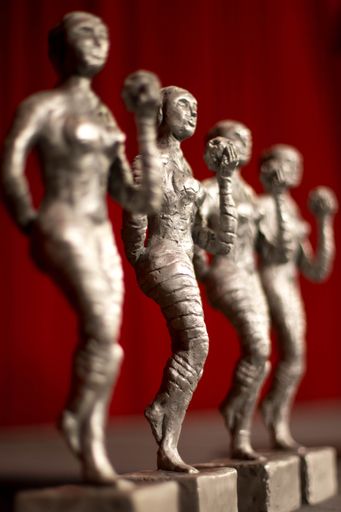 Vorschau Bild von Sehr fraulich und heiß begehrt: der vom Ausnahmekünstler Tone
Fink gestaltete Urania Award, der Hauptpreis des LET'S CEE Film
Festivals.