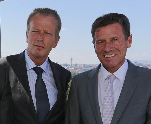  Wissenschaftsminister Töchterle und
Wirtschaftsminister Mitterlehner starten Wissenstransferzentren