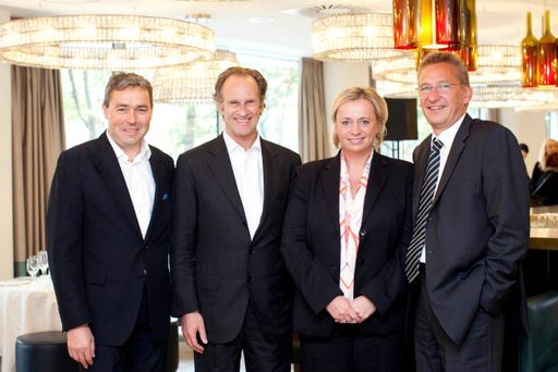 http://www.apa-fotoservice.at/galerie/4628
v.l.n.r.: Dr. Otmar Michaeler, CEO Falkensteiner Michaeler Tourism
Group, Matteo Thun, Stararchitekt & Designer, Petra Götting,
Managing Director of Marketing & Sales der FMTG und Frank Voss,
Managing Director of Operations der FMTG