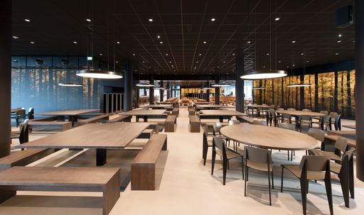 Vorschau Bild von Auf den insgesamt 1.700m2 der WU Mensa wird
sicher jeder seinen Lieblingsplatz finden