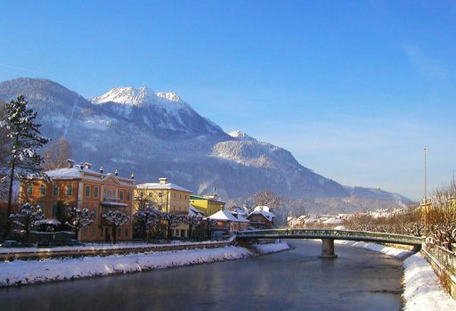 Vorschau Bild von Im Herzen des Salzkammergutes bieten die
Winterwärme-Hotels der Kaiserstadt Bad Ischl verträumte Urlaubstage
auf den Spuren von Sisi und Franz.