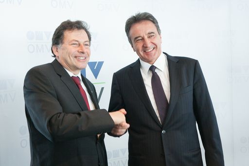Bild zu OTS - v.l.n.r.: Univ. Prof. Wilfried Eichlseder, Rektor
der Montanuniversität Leoben und OMV Generaldirektor Gerhard Roiss