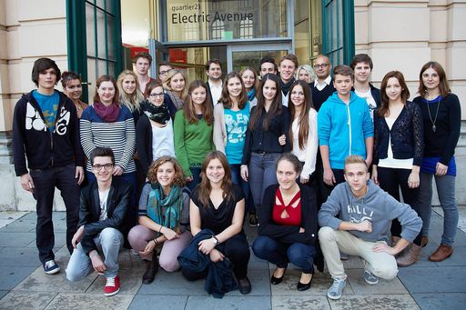  http://www.apa-fotoservice.at/galerie/4751/
Jugendliche BloggerInnen von eu2014 und die InitiatorInnen