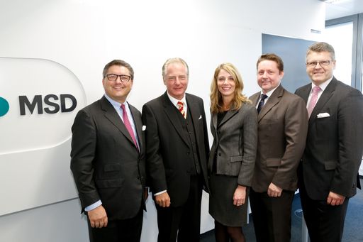 Im Bild von links nach rechts: Ing. Karl-Heinz
Strauss (PORR AG), Mag. Dr. Kari Kapsch (Kapsch Group), Mag.a
Gabriele Grom (MSD), DI Claus Stadler (STRAUSS & PARTNER), Ing. Mag.
Gerhard Haumer (PORREAL).