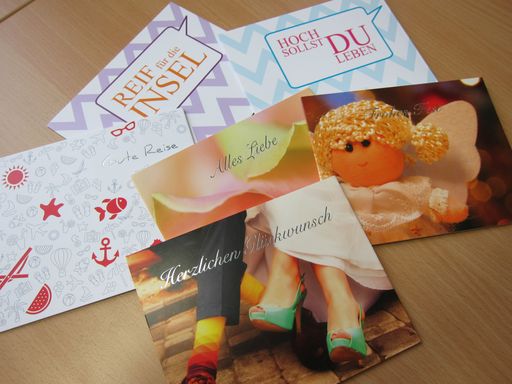  Ruefa-Geschenkekarten in originellen Hüllen je
nach Urlaub: zu Weihnachten natürlich mit Gold-Engerl