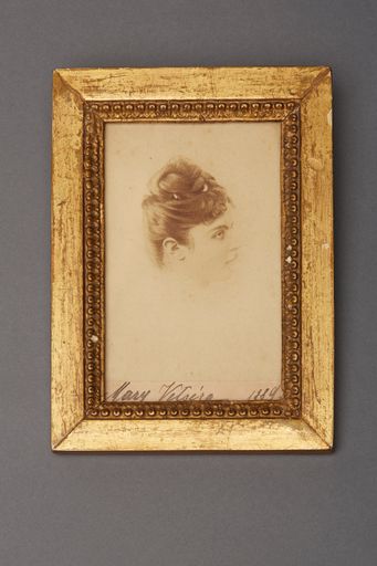  Mary Vetsera, Fotografie mit handschriftlichem
Vermerk "Mary Vetsera 1889"