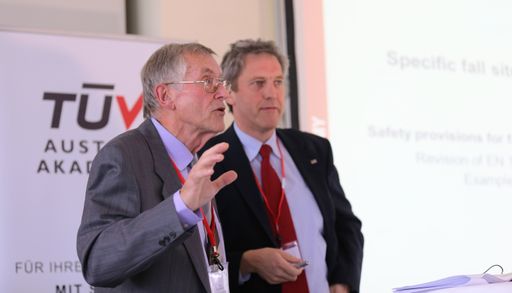 Dipl.-Ing. Adolf Russold (l.) und Ing. Robert Terp,
TÜV AUSTRIA, Spiel-, Sport- und Freizeitgeräte.