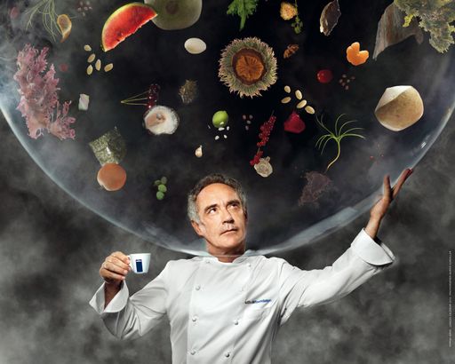 Ferran Adrià am Cover-Bild "Visions" des Lavazza
Kalenders 2014: Ferran Adriá ist einer der sieben Küchenchefs, die
im Scheinwerferlicht des Fotografen Martin Schoeller für den Lavazza
Kalender 2014 "Inspirierende Küchenchefs" stehen.