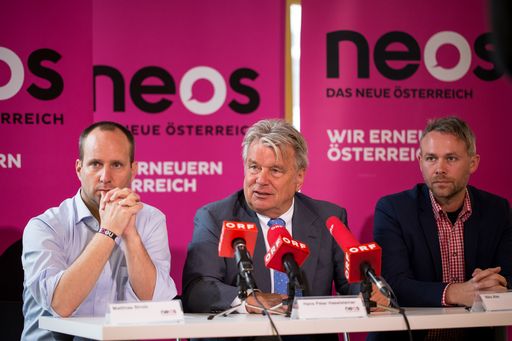 Matthias Strolz, Hans Peter Haselsteiner und Niko
Alm präsentieren Neuordnung des ORF