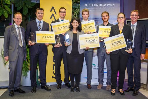 Die PreisträgerInnen des Kapsch Awards 2013 Vlnr.:
FH-Prof. DI Dr. Fritz Schmöllebeck (Rektor der FH Technikum Wien),
Ing. Gerald Sterrer, MSc, DI (FH) Martin Schmidt, MSc, Richu Othara,
MSc, Ing. Christoph Lahnsteiner, MSc, Felix Kaineder, MSc, Franziska
Mally in Vertretung für Michael Bremer, MSc, Mag. Rudolf Bernscherer
(Personalchef der Kapsch-Group)