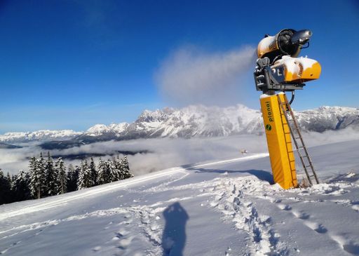 Vorschau Bild von Weltmeister im Schneemachen: Das ist der
Winterstart auf der Planai.