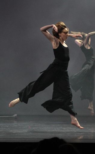  Tanzprojekt "Metamorphosen - eine
Tanztheateroffensive"