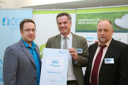 Im Bild v.l.n.r.: Philipp Kaufmann, Wolfgang
Scheibenpflug, Burkhart Lehmann
