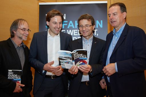  http://www.apa-fotoservice.at/galerie/4825 Im
Bild v.l.n.r. Fred Fettner (Autor Ski Guide Austria 2014), Hermann
Gruber (Head of Sales & Marketing Austria Trend Hotels & Resorts),
Erik Wolf (Geschäftsführer Bundessparte Transport & Verkehr WKO) und
Günter Fritz (Autor Ski Guide Austria 2014)