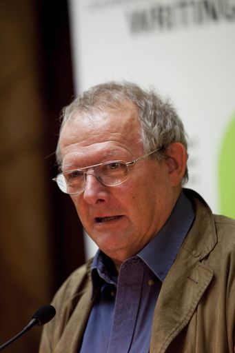 Vorschau Bild von APA und UniCredit Bank Austria vergaben
Dienstagabend in Wien bereits zum zehnten Mal den Journalistenpreis
"Writing for CEE". Adam Michnik, Chefredakteur der größten
polnischen Qualitätszeitung Gazeta Wyborcza, einer der führenden
Köpfe der Solidarnosc-Bewegung und ehemaliger Kampfgefährte Lech
Walesas, sprach über das aktuelle Thema "Warum ziviler Ungehorsam
notwendig ist".