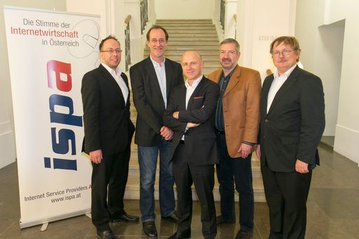  http://www.apa-fotoservice.at/galerie/4811 Im Bild
v.l.n.r.: Harald Kapper, Martin Prager, Andreas Koman, Christian
Panigl, Thomas Schartner