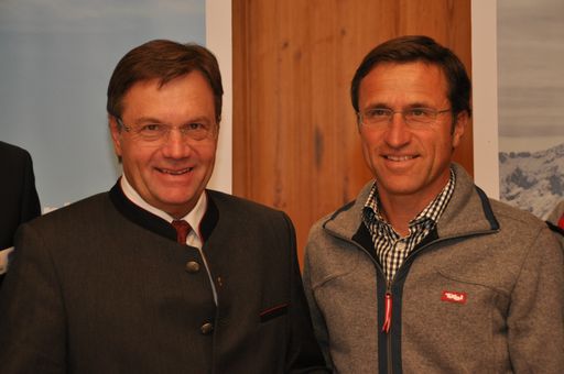 Tourismusreferent und Landeshauptmann Günther
Platter und Tirol Werbung-Geschäftsführer Josef Margreiter ziehen
eine erfolgreiche Bilanz über die heurige Sommersaison sowie das
Tourismusjahr 2012/13.