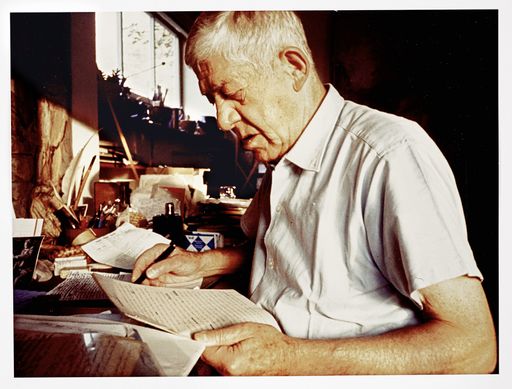 Vorschau Bild von EX 27836: Erich Lessing (geb. 1923), Oskar
Kokoschka am Schreibtisch in Villeneuve, 1960, 18 x 24 cm, Farbfoto
auf Karton kaschiert, Universität für angewandte Kunst Wien, Oskar
Kokoschka-Zentrum