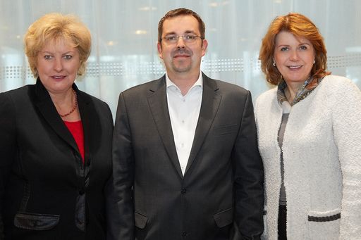  Tagung der Medienarchive Austria & Mediathek im
Technischen Museum Wien (TMW). Im Bild v.l.: Waltraud Wiedermann
(Geschäftsführerin APA-DeFacto), Clemens Pig (Politikwissenschafter
und designierter Geschäftsführer APA - Austria Presse Agentur),
Gabriele Zuna-Kratky (Direktorin TMW)
