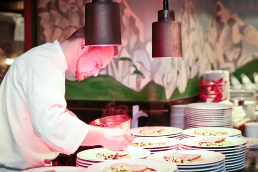  Greenvieh-Küchenchef Toni Woertz zauberte für
die große Partnergala im Alpenresort Schwarz ein 4-Gänge-Gala-Menü.