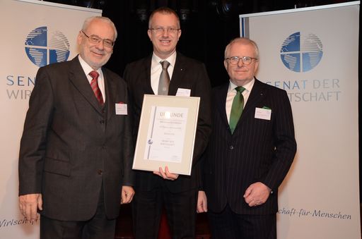 CEO der APC Business Services GmbH wird Teil des exklusiven
Mitgliederzirkels. Heinrich von Vizekanzler a.D. Erhard Busek
geehrt.