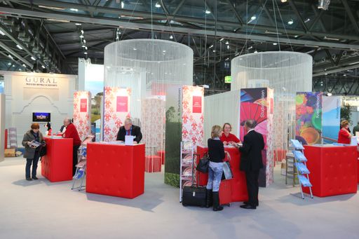  Ruefa-Hotellobby: Reiseprofis machen
Urlaubsträume auf der Ferienmesse wahr