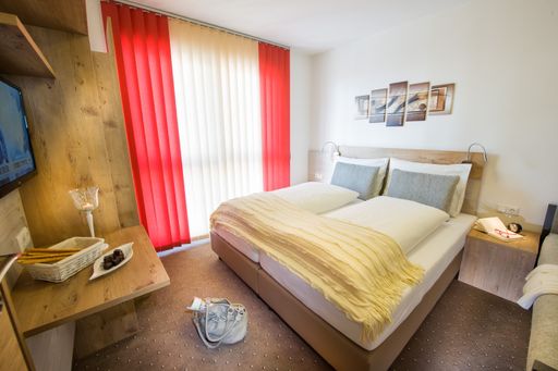 Vorschau Bild von Eines der mit viel Liebe eingerichteten Appartements im
Bergparadies in Dorfgastein. Die Wohneinheiten bestechen durch
zeitloses Design und natürliche Materialien.