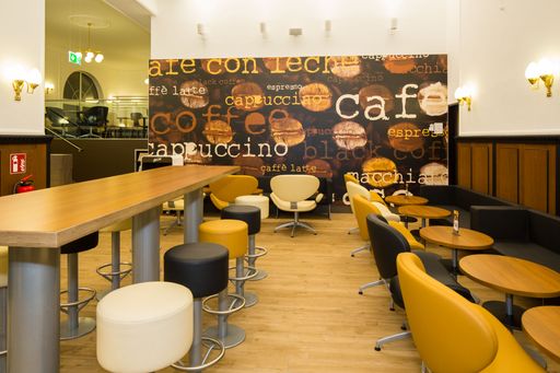 Vorschau Bild von Tradition trifft Moderne: Das neue McDonald's
Restaurant mit McCafé in Penzing bietet ein einzigartiges
Gastronomieerlebnis für Kaffeeliebhaber und Genießer