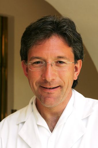  Prim. Dr. Manfred Krenn, Leiter der Abteilung für
Unfallchirurgie am Deutsch-Ordens-Krankenhaus Friesach