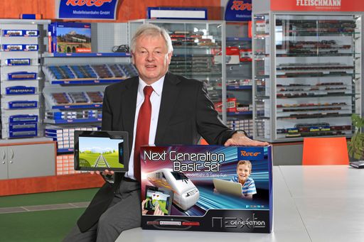  Mit "Next Generation" steigt die Modelleisenbahn
Holding in den Bereich Gaming für die Zielgruppe 6 - 12 Jahre ein.
(Im Bild CEO Leopold Heher)