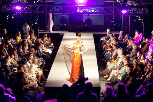 Vorschau Bild von Bei der Altstadt Salzburg Fashion Night erfahren
ModeliebhaberInnen mehr über die Must-haves und No-Gos der kommenden
Saison.