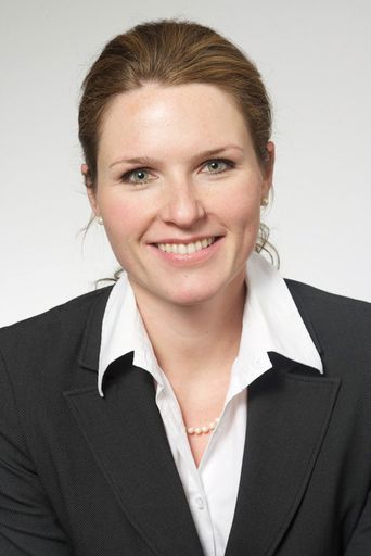  Mag. Monika Döll, Marketing und Kommunikation
Saint-Gobain ISOVER Austria: "Wir brauchen Passivhäuser. Alles
andere können wir uns nicht leisten."