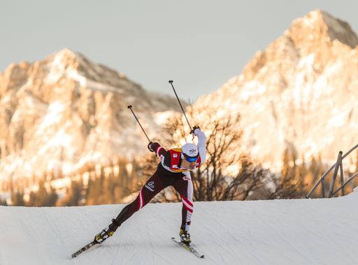 Lukas Klapfer (AUT) im Rahmen des Weltcup Team
Sprints in der Nordischen kombination in Ramsau am Dachstein am
Samstag, 14. Dezember 2013.