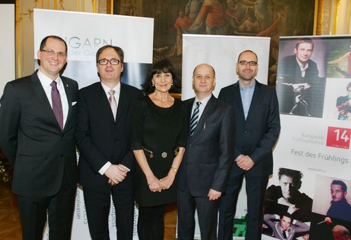 http://www.apa-fotoservice.at/galerie/5041/
 Ungarische Art und Budapester Frühlingsfestival