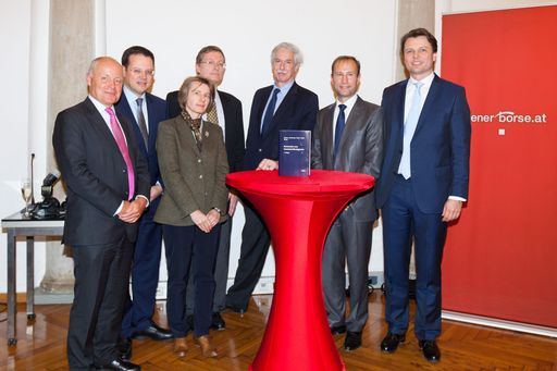  Im Bild: Dr. Franz Rudorfer (Geschäftsführer der
Bundessparte Bank und Versicherung der WKO), Mag. Klaus Kumpfmüller
(Vorstand der Finanzmarktaufsicht), Univ.-Prof. Dr. Susanne Kalss,
LL.M. (Professorin am Institut für Zivil- und Unternehmensrecht an
der Wirtschaftsuniversität Wien), Priv.-Doz. MMag. Dr. Martin Oppitz
(Rechtsanwalt Grohs Hofer Rechtsanwälte GmbH), Prof. (FH) Mag. Otto
Lucius (Geschäftsführer Bank Verlag), Dr. Heinz Macher (Leiter
Recht, Steuern und Compliance, Raiffeisen Kapitalanlage GmbH), Dr.
Dieter Buchberger, LL.M. (Rechtsanwalt Baker & McKenzie Diwok
Hermann Petsche Rechtsanwälte GmbH) - von links nach rechts.