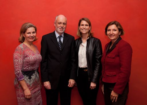 v.l.n.r.: Mag.pharm. Dr. Ulrike Mursch-Edlmayr, Dr.
Gerald Bachinger, Mag. Erika Sander, Mag.pharm. Corinna
Prinz-Stremitzer.