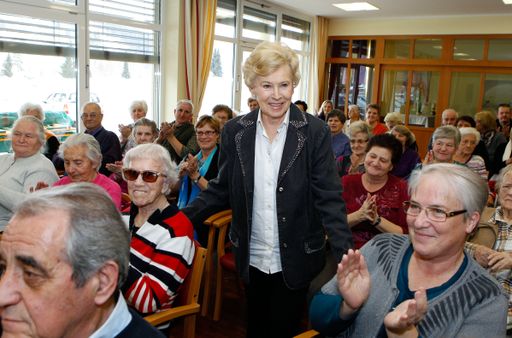  http://www.apa-fotoservice.at/galerie/5141 Die
zur Dr. Dr. Wagner-Gruppe gehörenden Pflegeheime Kreuzbergl, Afritz
und Mühldorf luden zum Angehörigentag für pflegende Verwandte und
Interessierte mit Udo Wenders und Waltraud Haas.