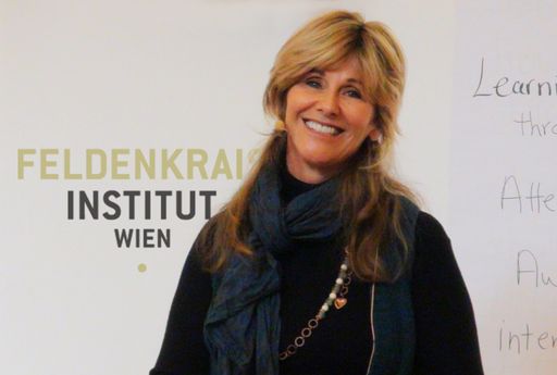 Donna Ray, Feldenkrais Trainerin und
Psychotherapeutin unterrichtet im März 2014 erstmals in Wien