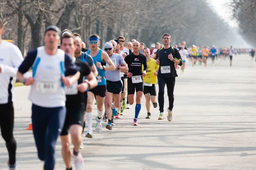 7. Österreichisches Laufopening im Wiener Prater,
knapp 3.000 Teilnehmerinnen und Teilnehmer über 5, 10 und 21 km