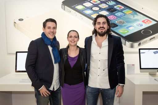 Vorschau Bild von v.l.n.r.: Patrick Marchl (Apple Österreich), Miriam
Noé (Marketing iHaai), Zeljko Drmic (Geschäftsführer iHaai)