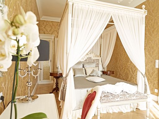  Master-Bedroom Schloß Schönbrunn Suite Austria
Trend Hotels.