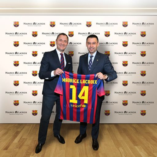 Wenn langjährige Uhrmacherkompetenz auf
prestigeträchtigen Fussball trifft, entsteht eine einzigartige
Zusammenarbeit. Die innovative Schweizer Uhrenmanufaktur Maurice
Lacroix und der legendäre Fussballclub FC Barcelona kündigen eine
dreijährige Partnerschaft an.