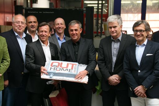 Vorschau Bild von Geburtstagsglückwünsche an KR Javurek - Im Bild
v.l.n.r.: Josef Urban (USP Außenwerbung), Alfred Stadler (Gutenberg
Werbering), KR Karl Javurek (Gewista), Hansjörg Hosp (Gewista), Fred
Kendlbacher (Gewista) , Josef Karner (Ankünder), Dieter Weber
(Ankünder)