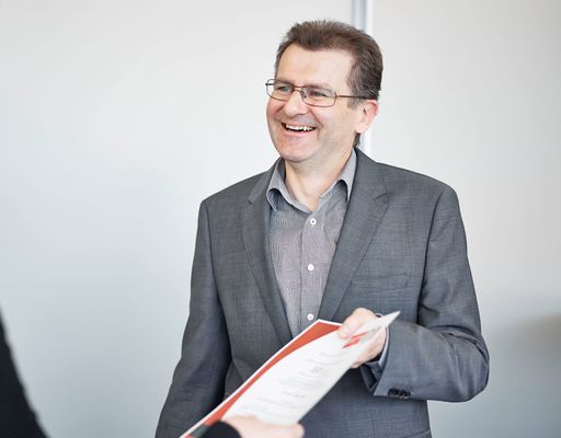 Dipl.-Ing. Gerald Hulka (QM beauftragter Partner
und Vorstand bei ATP architekten ingenieure, Geschäftsführer von ATP
Innsbruck) freut sich, dass ATP als erstes Büro eine zertifizierte
Integrale Planung anbieten kann.