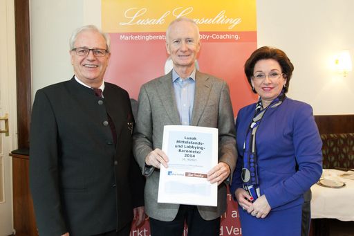 http://www.apa-fotoservice.at/galerie/5195/ Im Bild
v.l.n.r.: Ing. Friedrich Riess (CTO Riess Kelomat GmbH), Mag.
Wolfgang Lusak (Lusak Consulting), KR Margarete Kriz-Zwittkovits
(Präsidentin des österreichischen Gewerbevereins)