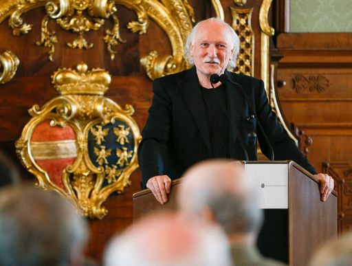 Vorschau Bild von Palais Niederösterreich, Wien, Verleihung:
Österreichisches Ehrenkreuz für Wissenschaft und Kunst I. Klasse am
25. März 2014 an Lois Lammerhuber
