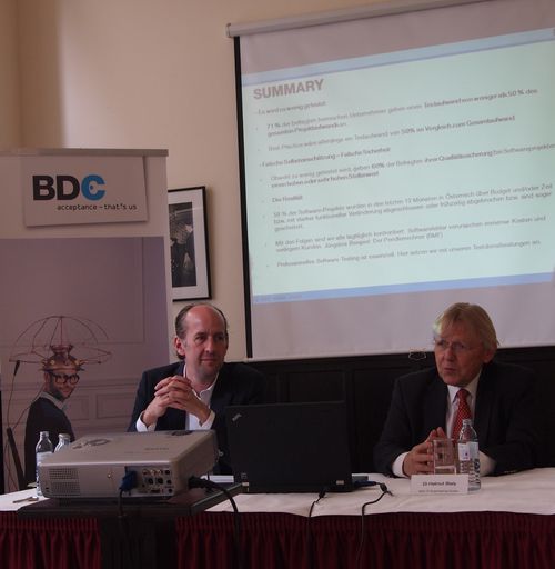  Herbert Kling, Geschäftsführer meinungsraum.at und
DI Helmut Biely, CEO BDC IT-Engineering, präsentieren spannende
Studienergebnisse rund um Software Test & Qualitätssicherung.