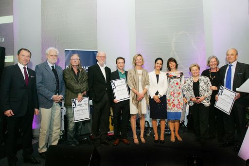  http://www.apa-fotoservice.at/galerie/5267
NOVOMATIC-Generaldirektor Dr. Franz Wohlfahrt gratulierte den
Gewinnern der Art Austria Awards