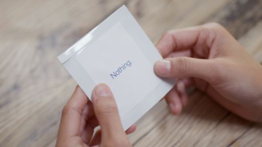 Vorschau Bild von Dove Patches: Ein neues soziales Experiment zeigt
den andauernden Konflikt von Frauen, wenn es darum geht, ihre eigene
Schönheit zu erkennen. / Verwendung zu redaktionellen Zwecken in
Zusammenhang mit Dove gestattet bis Ende 2014